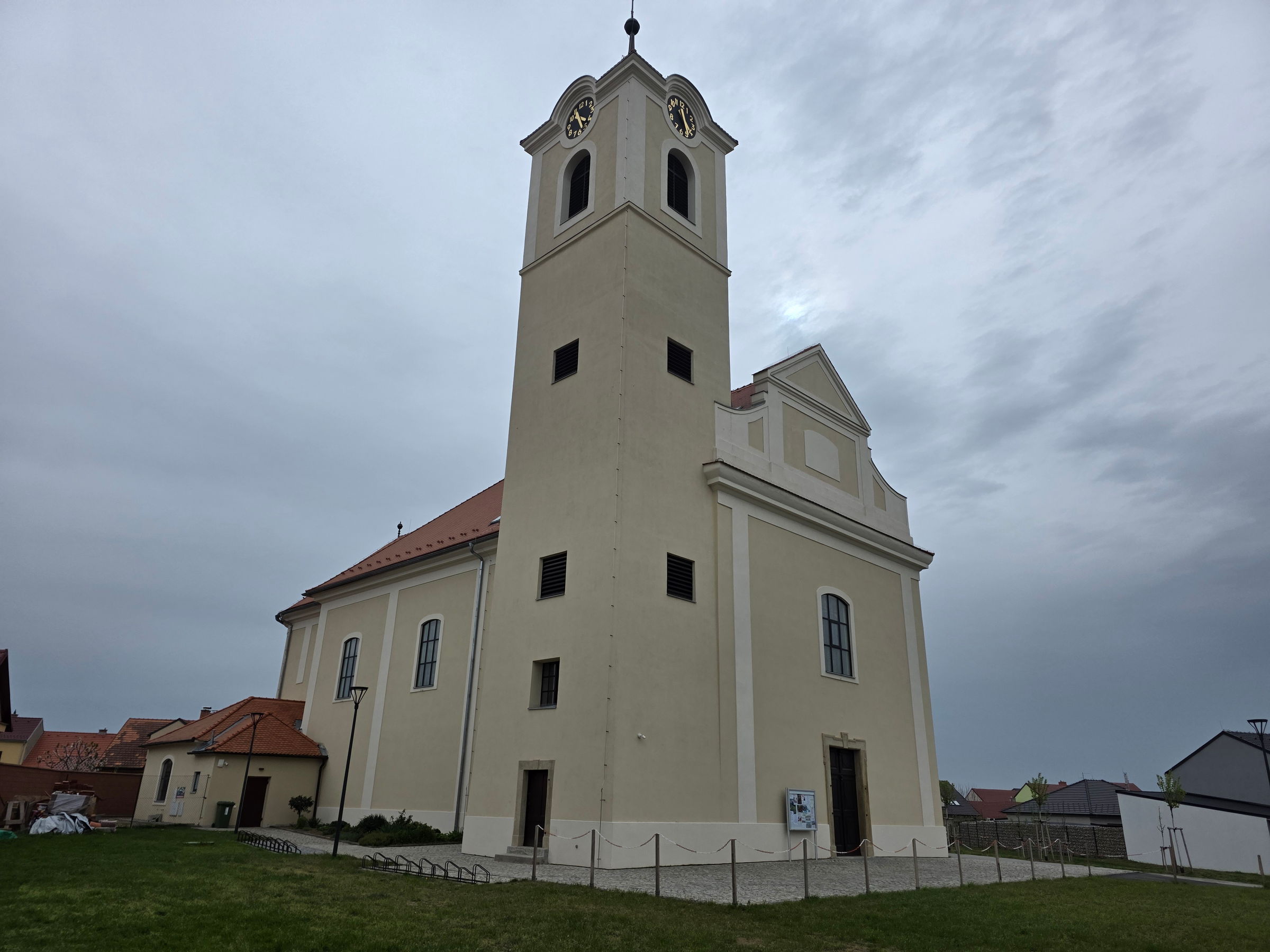 Moravská Nová Ves – oprava kostela po tornádu